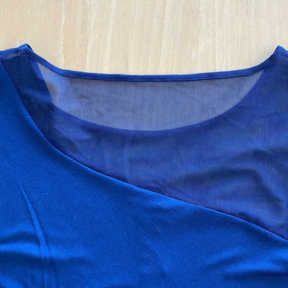 BCBG MaxAzria Laheld mesh/cotton asymmetrical blue dress. - Picture 4 of 5